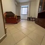 Bella *